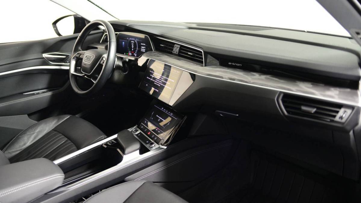 2021 Audi e-tron - Images - 16