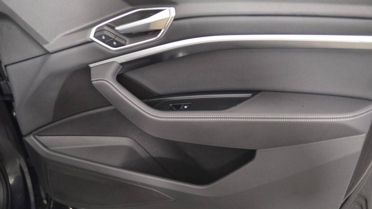2021 Audi e-tron - Images - 17