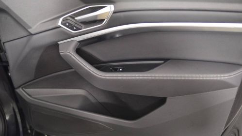 2021 Audi e-tron - Images - 17