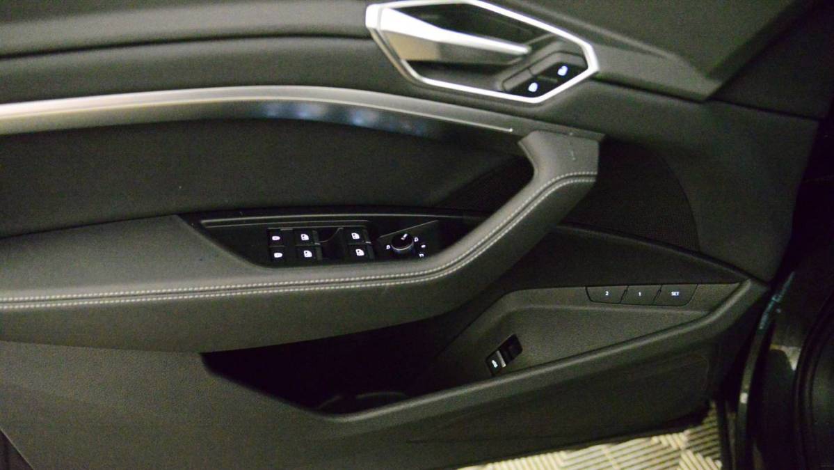 2021 Audi e-tron - Images - 27