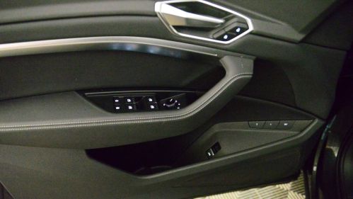 2021 Audi e-tron - Images - 27