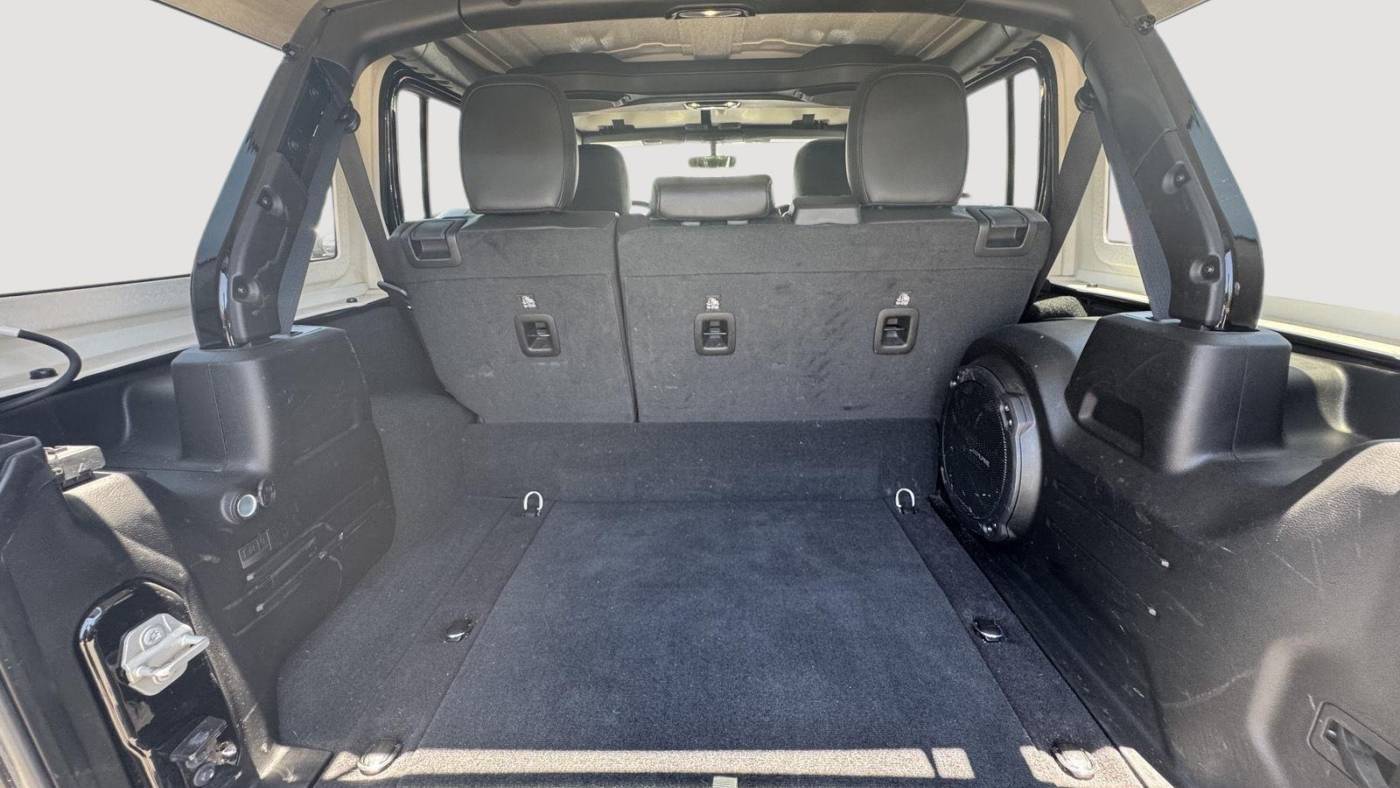 2023 Jeep Wrangler 1C4JJXP65PW698858