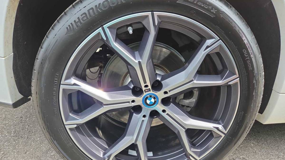 2022 BMW X5 - Images - 4
