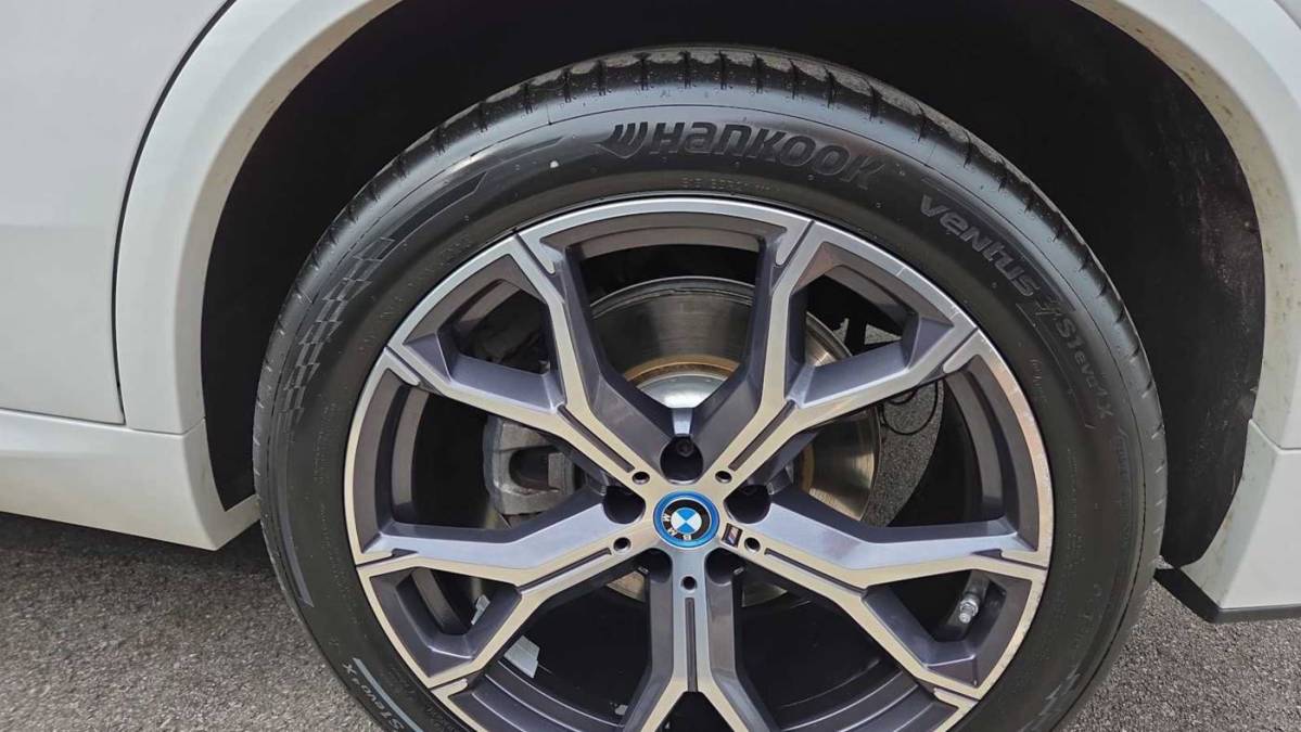 2022 BMW X5 - Images - 9