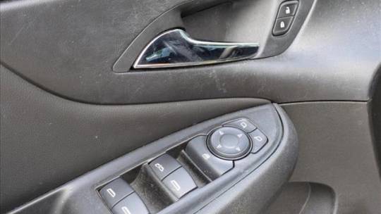 2017 Chevrolet VOLT - Images - 2