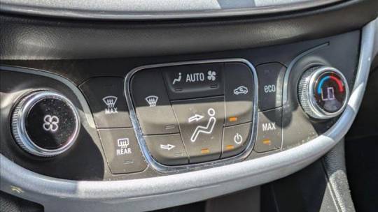 2017 Chevrolet VOLT - Images - 8