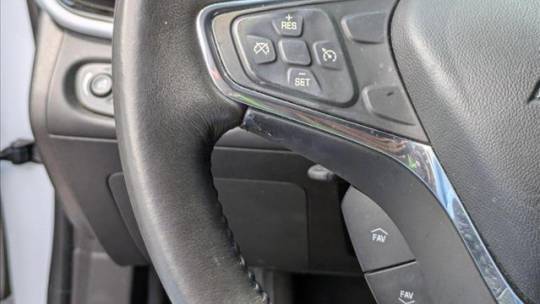 2017 Chevrolet VOLT - Images - 12