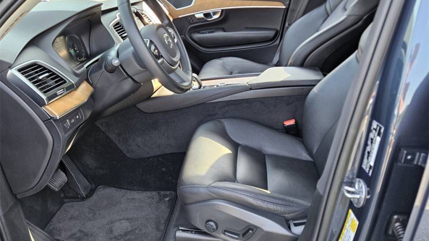 2022 Volvo XC90 - Images - 3