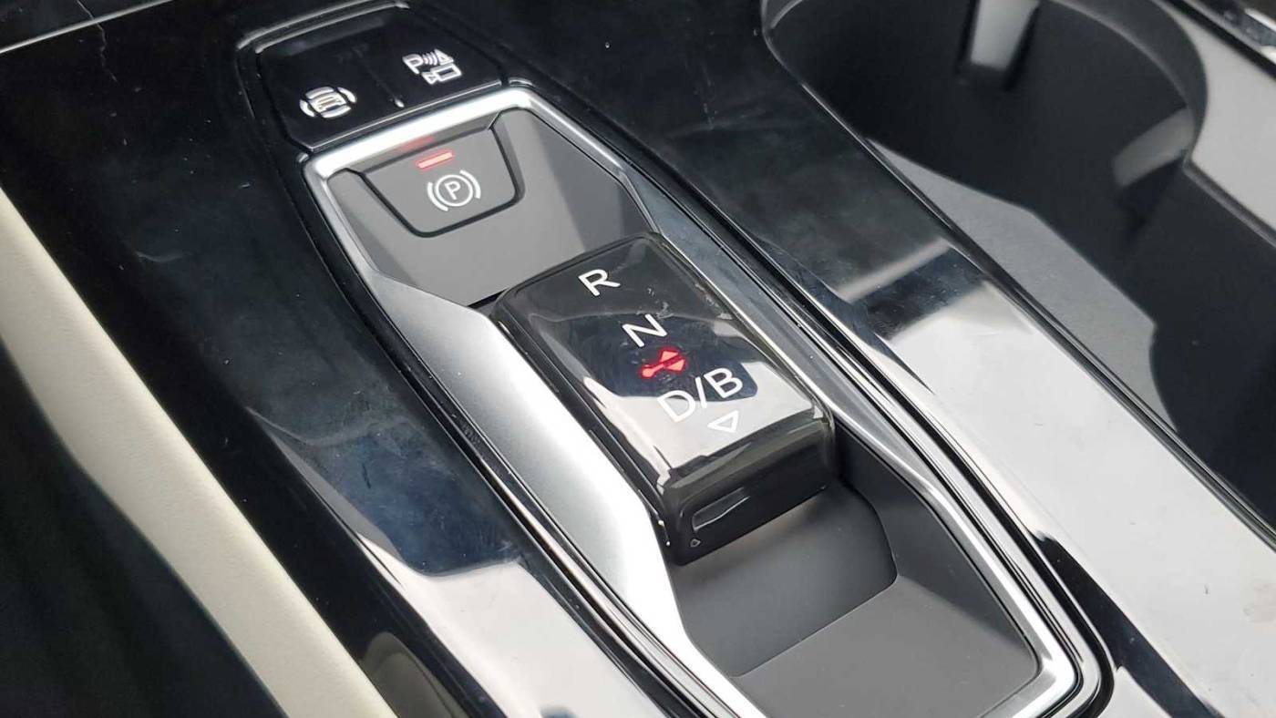 2025 Audi Q6 e-tron WA124BGFXSA044422