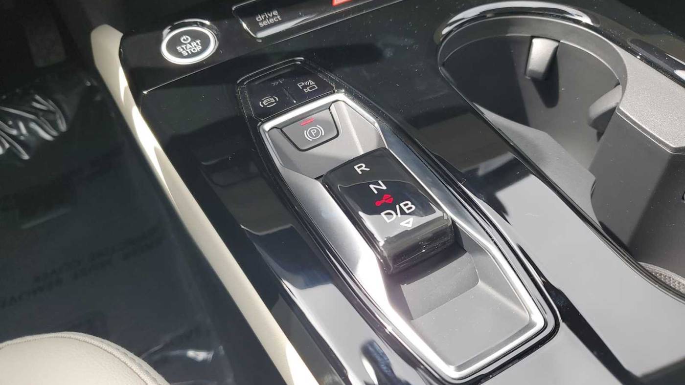 2025 Audi Q6 e-tron WA112BGF4SA016777