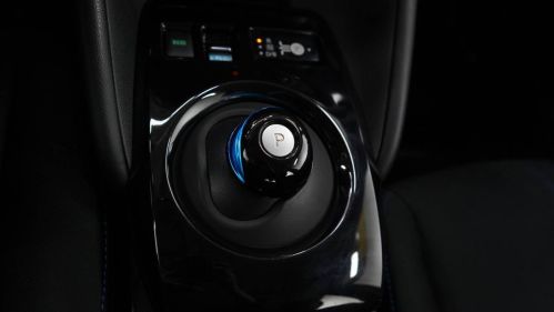 2020 Nissan LEAF - Images - 24