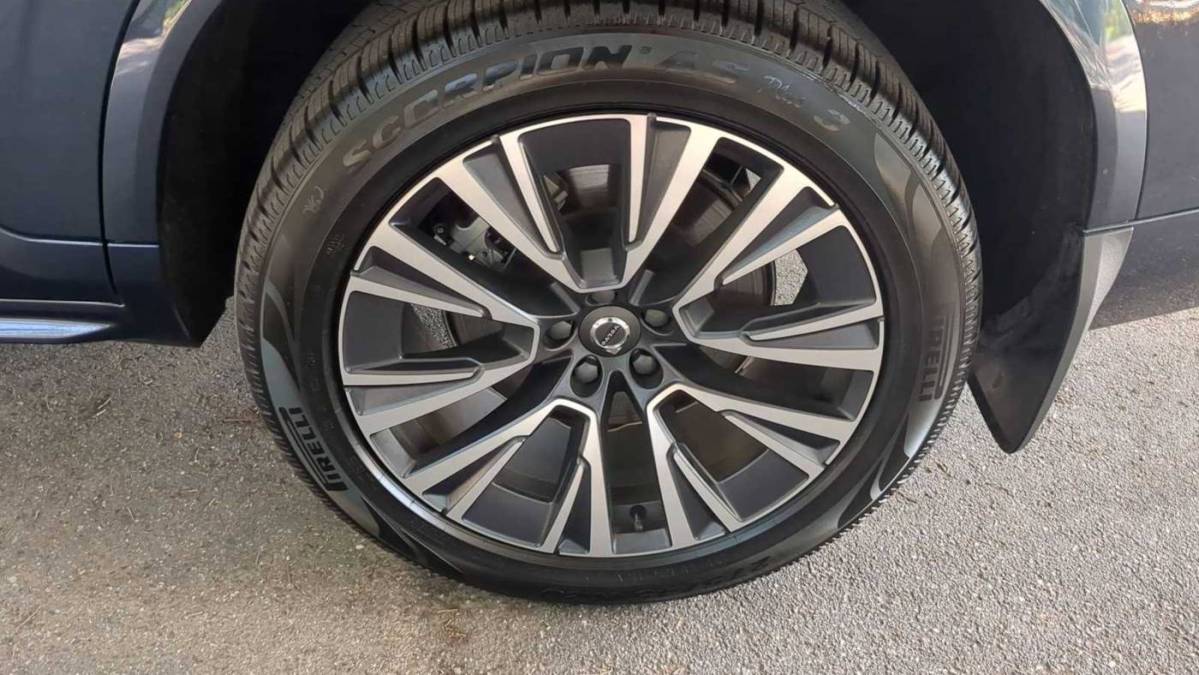 2022 Volvo XC90 - Images - 14