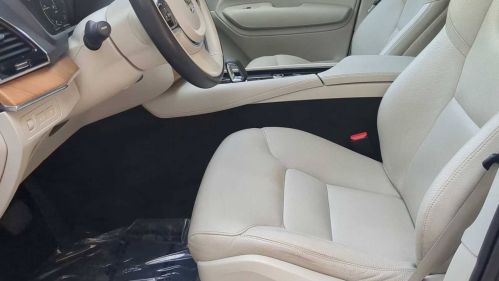 2022 Volvo XC90 - Images - 17