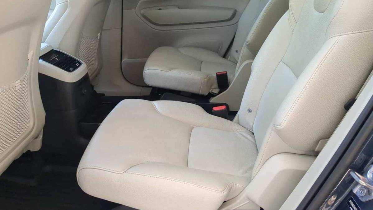 2022 Volvo XC90 - Images - 21