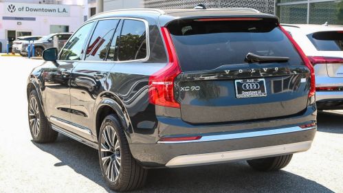 2022 Volvo XC90 - Images - 8