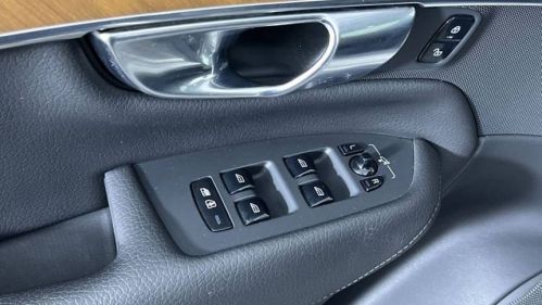 2022 Volvo XC90 - Images - 15