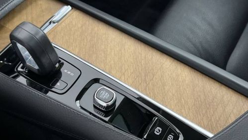 2022 Volvo XC90 - Images - 22