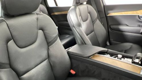 2022 Volvo XC90 - Images - 27