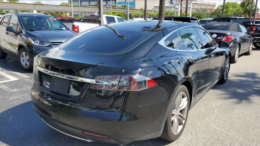2014 Tesla Model S 5YJSA1H17EFP44339