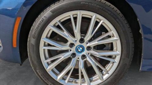2024 BMW 3 Series - Images - 9