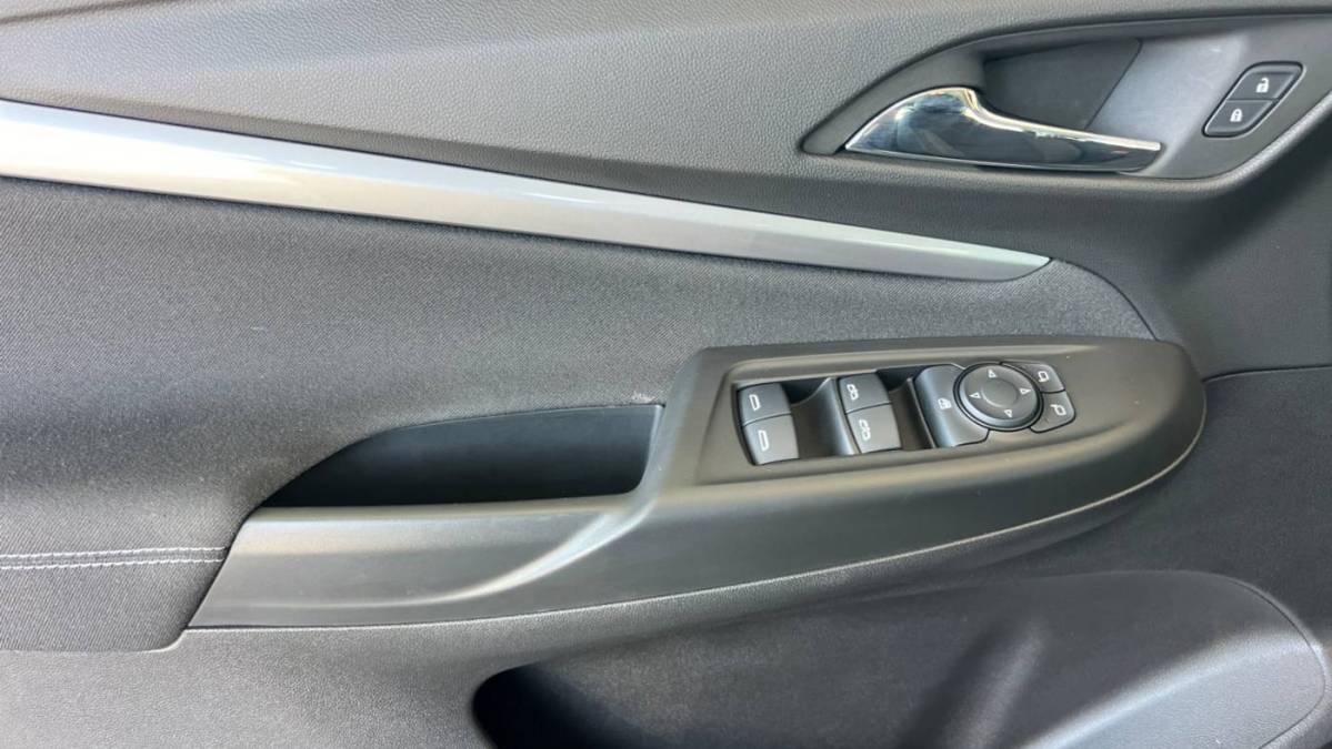 2023 Chevrolet Bolt - Images - 12