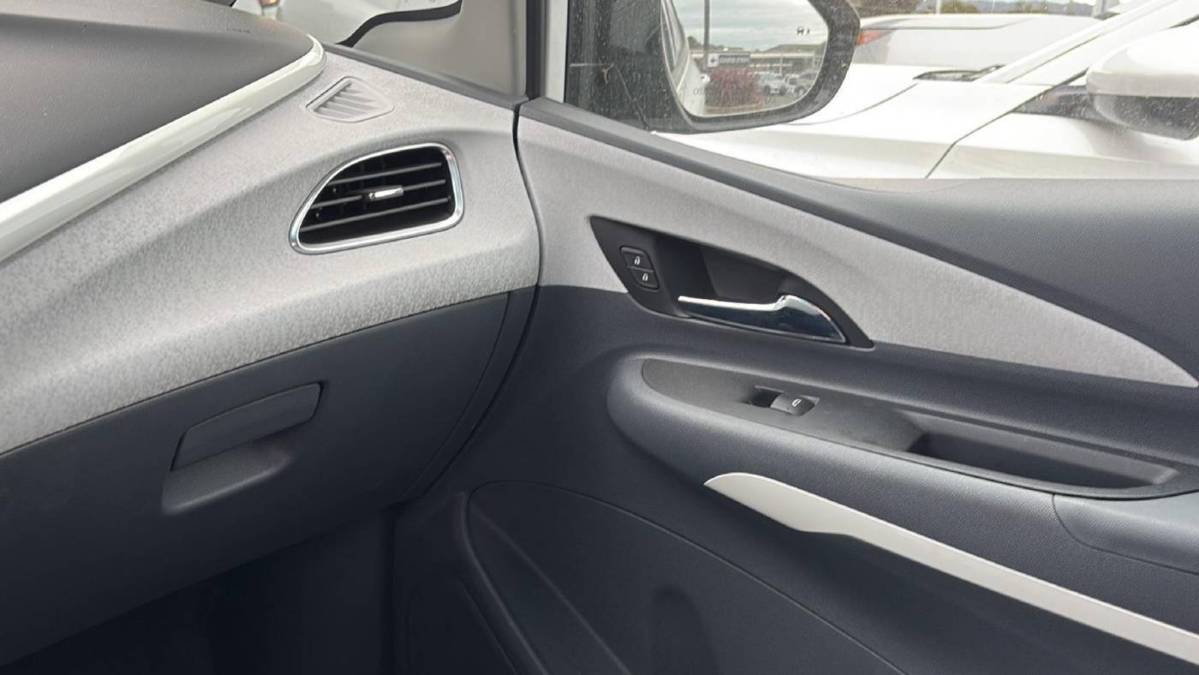 2020 Chevrolet Bolt - Images - 13