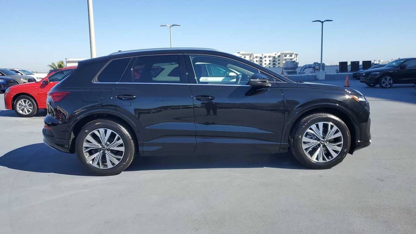 2025 Audi Q4 e-tron WA1B5BFZ3SP043439