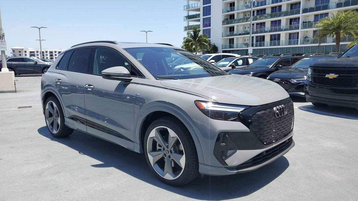 2025 Audi Q4 e-tron WA1LUBFZ8SP045081