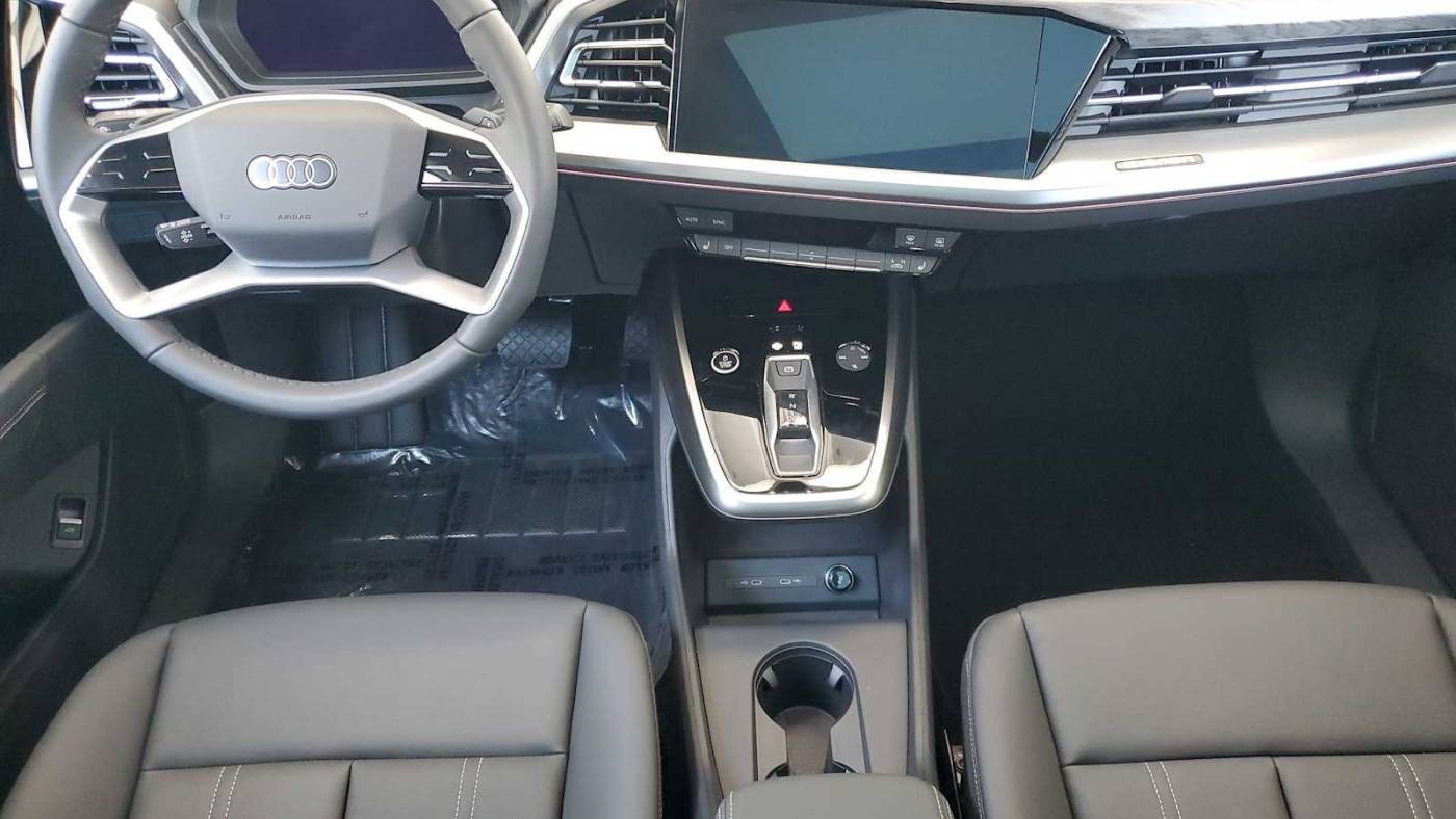 2025 Audi Q4 e-tron WA1LUBFZ8SP045081