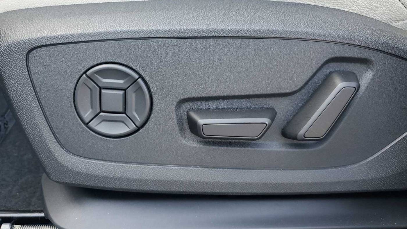 2025 Audi Q6 e-tron WA124BGF0SA025443