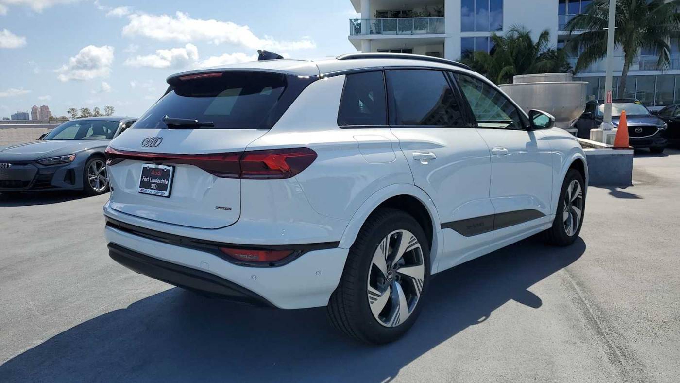 2025 Audi Q6 e-tron WA124BGF0SA025443