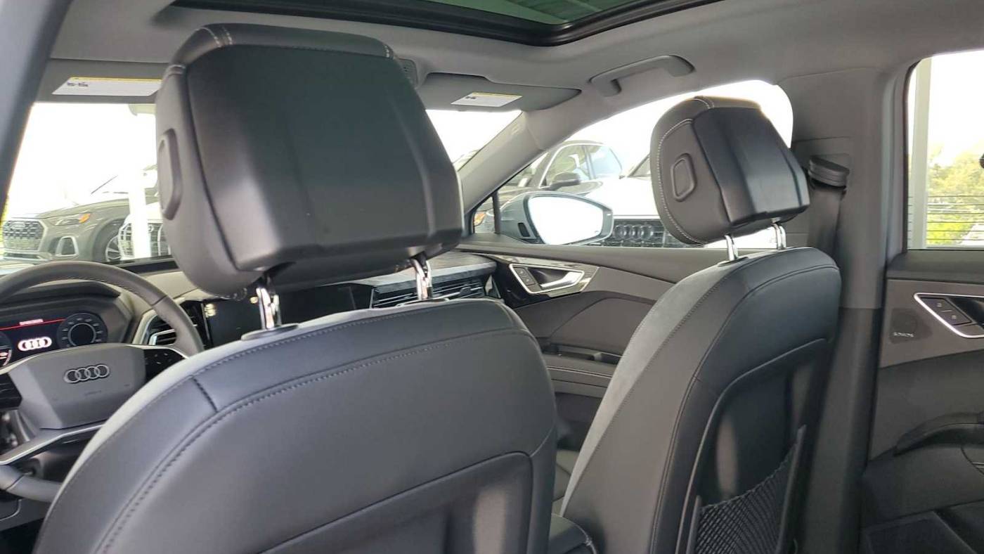 2025 Audi Q4 e-tron WA1LUBFZ8SP045081