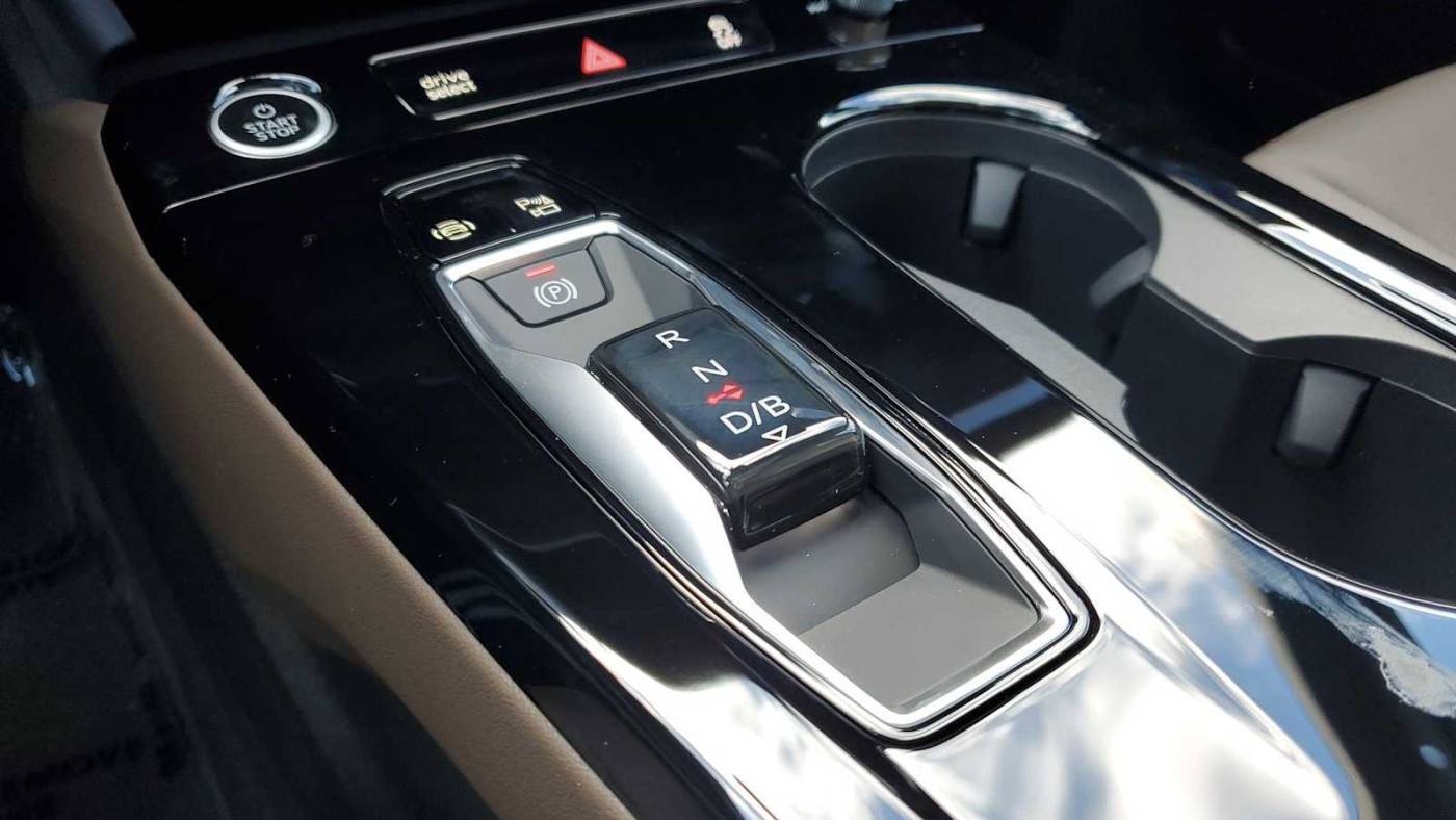 2025 Audi Q6 e-tron WA114BGFXSA018687