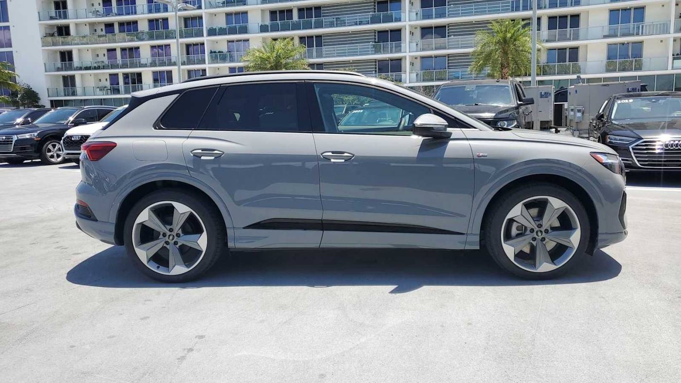 2025 Audi Q4 e-tron WA1LUBFZ8SP045081