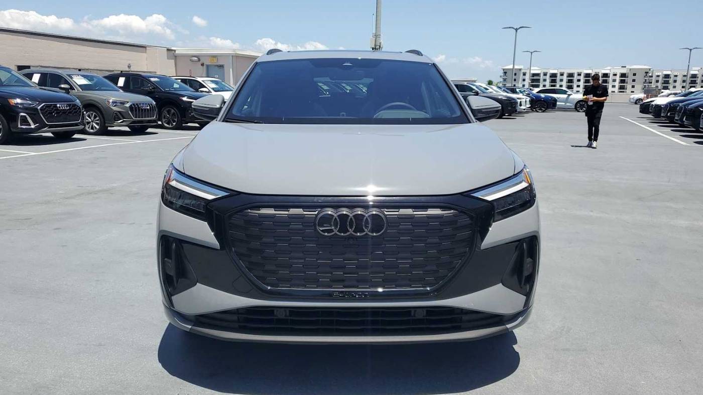 2025 Audi Q4 e-tron WA1LUBFZ8SP045081