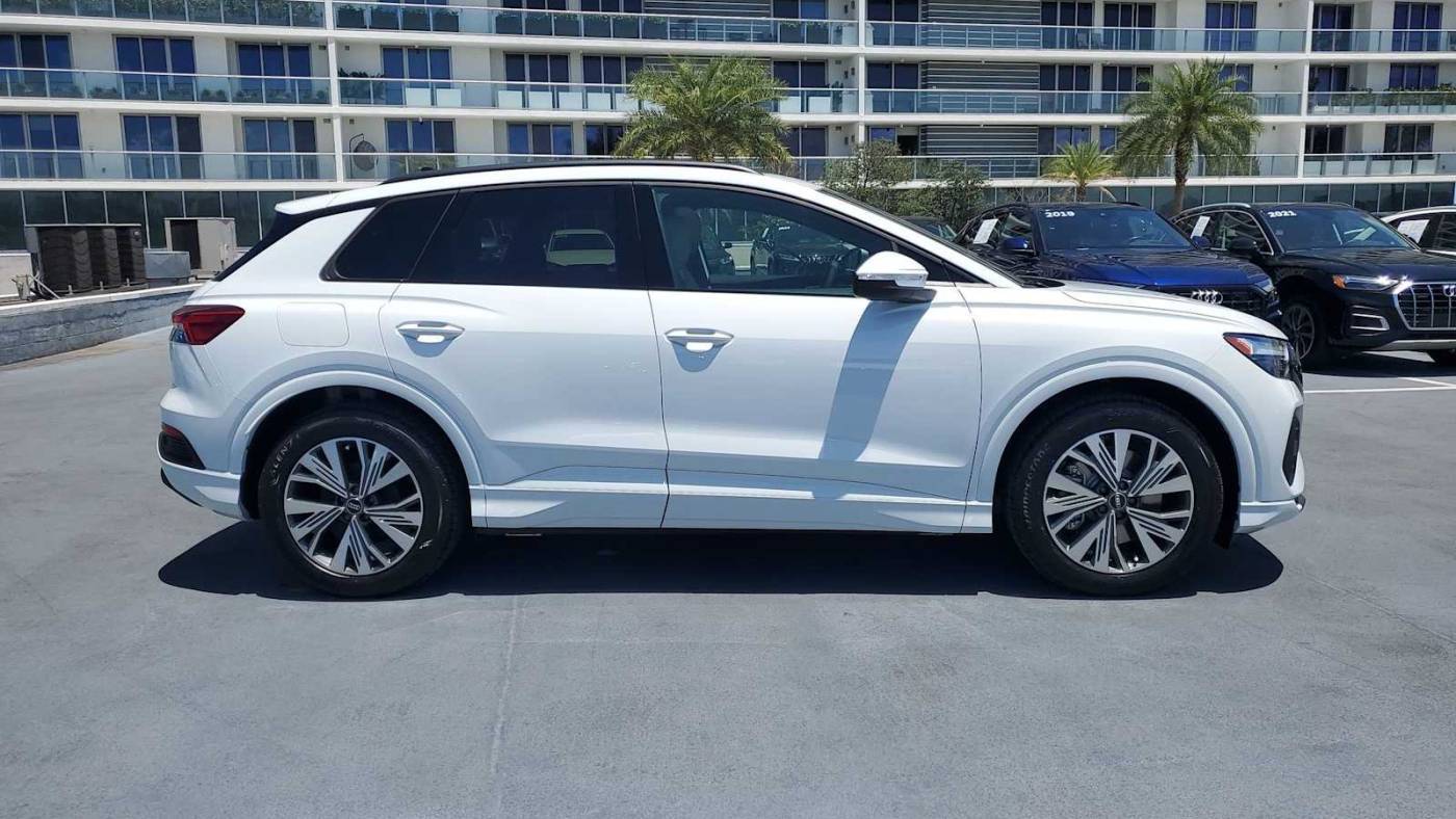 2025 Audi Q4 e-tron WA1A5BFZ1SP049364
