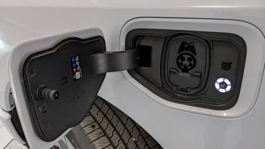 2025 Ford F-150 Lightning - Images - 29