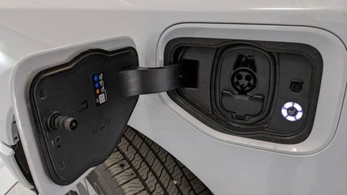 2025 Ford F-150 Lightning - Images - 29