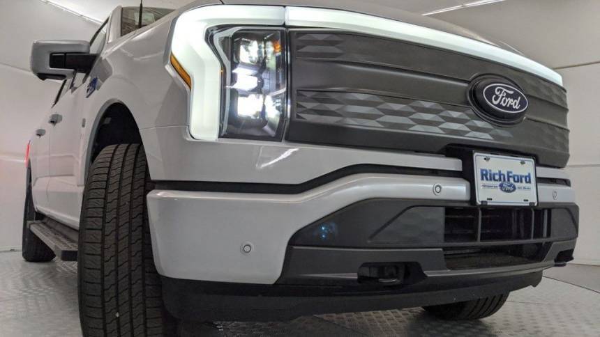 2025 Ford F-150 Lightning - Images - 30