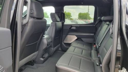 2025 GMC Sierra EV - Images - 30