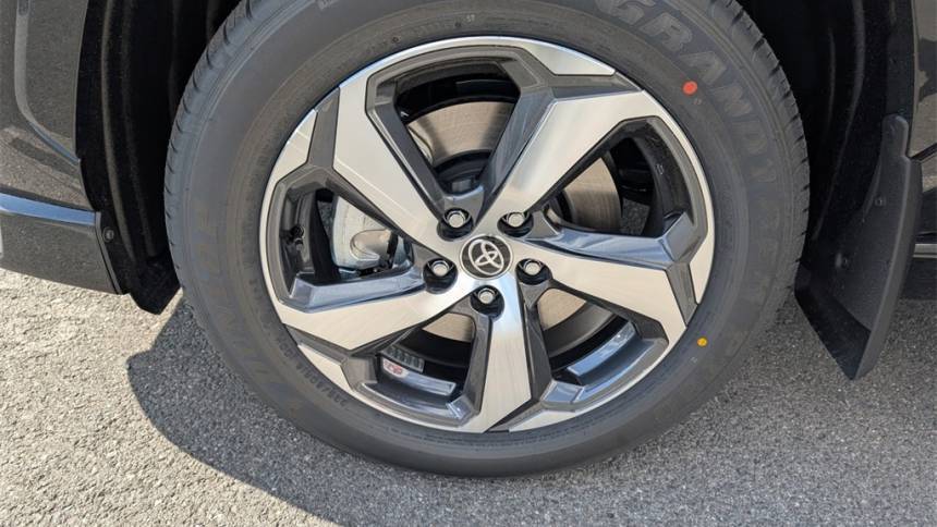 2025 Toyota RAV4 Plug-In Hybrid - Images - 34