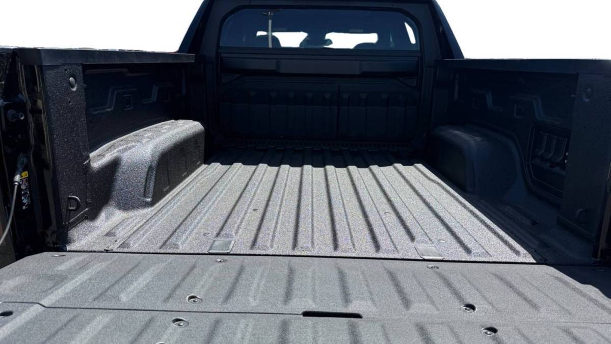 2025 GMC Sierra EV - Images - 17