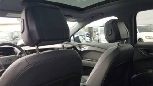 2025 Audi Q4 e-tron - Images - 14