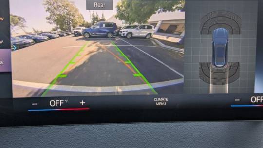 2023 BMW iX - Images - 12