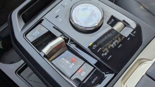 2023 BMW iX - Images - 14