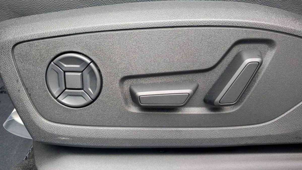 2025 Audi Q4 e-tron - Images - 13