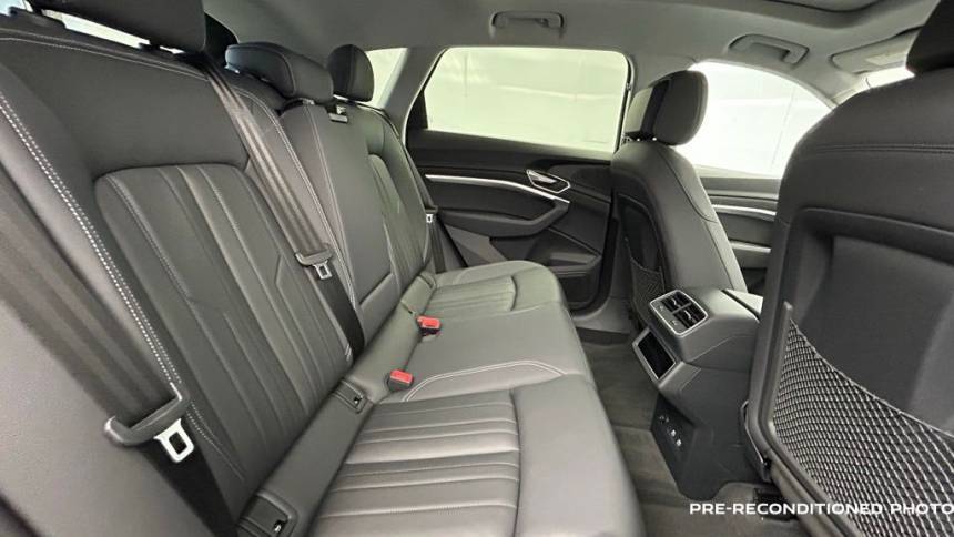 2021 Audi e-tron - Images - 12