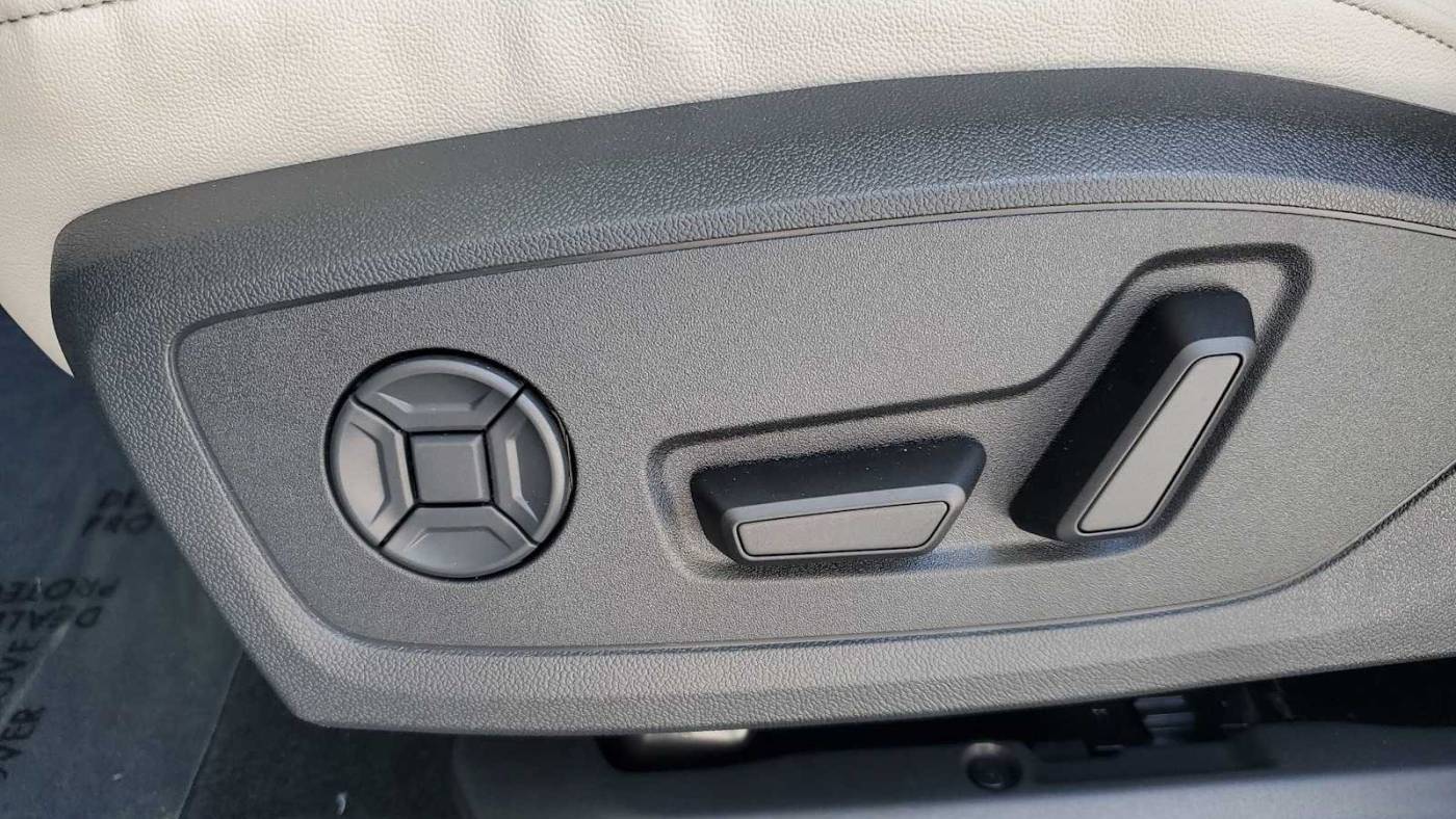 2025 Audi Q4 e-tron WA1A5BFZ1SP049364
