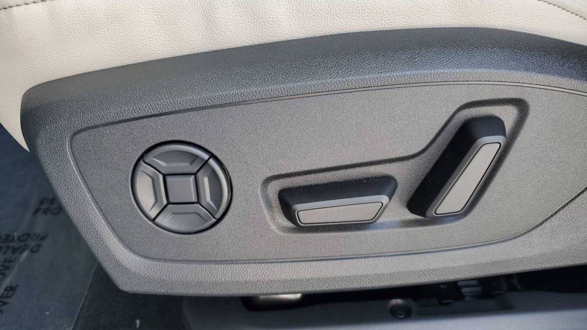 2025 Audi Q4 e-tron - Images - 13