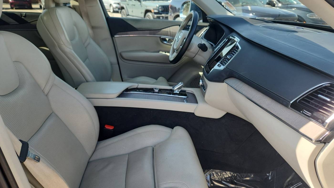 2022 Volvo XC90 YV4BR0CL5N1776367